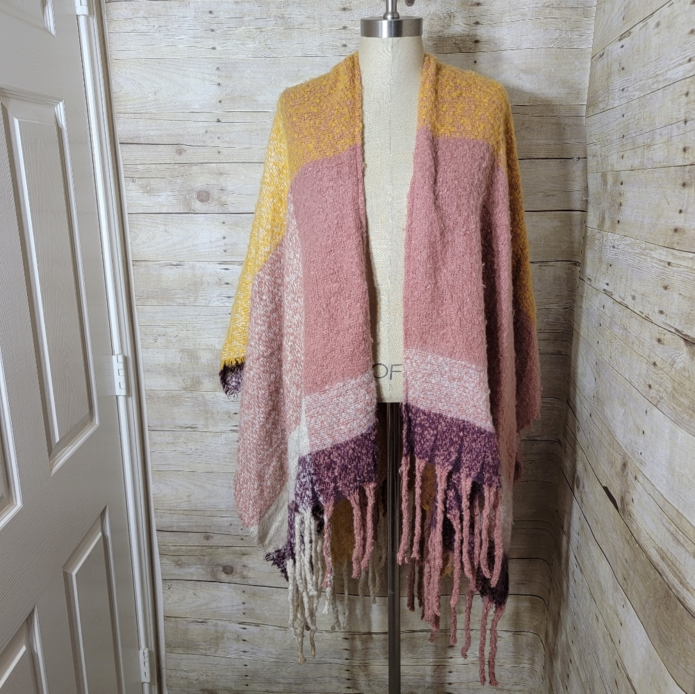 The accessory collective fringe wrap